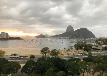 Frente fria deve chegar ao Rio nesta terça-feira; confira a previsão