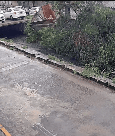 Busca Intensa por Mulher de 78 anos Levada por Correnteza em Caxias