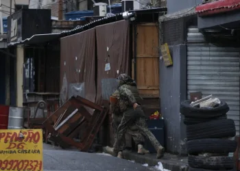 Operação da Seap Revela Videoconferências Criminosas e Confisca Ilícitos em Presídios do Rio