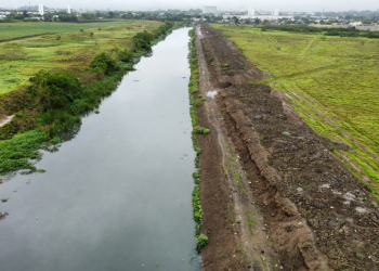 Prefeitura do Rio conclui serviços de limpeza e desassoreamento no Canal do Itá, em Santa Cruz