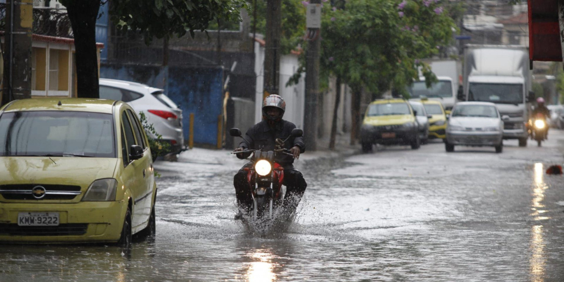 Chuva Intensa Causa Estragos em Menos de Uma Hora no Rio de Janeiro