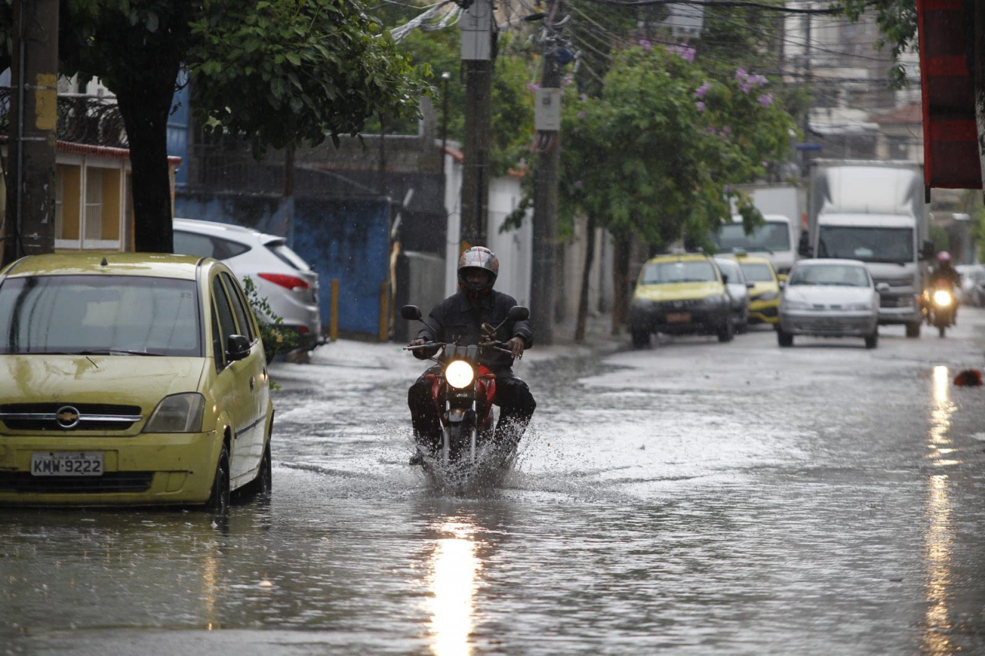 Chuva Intensa Causa Estragos em Menos de Uma Hora no Rio de Janeiro