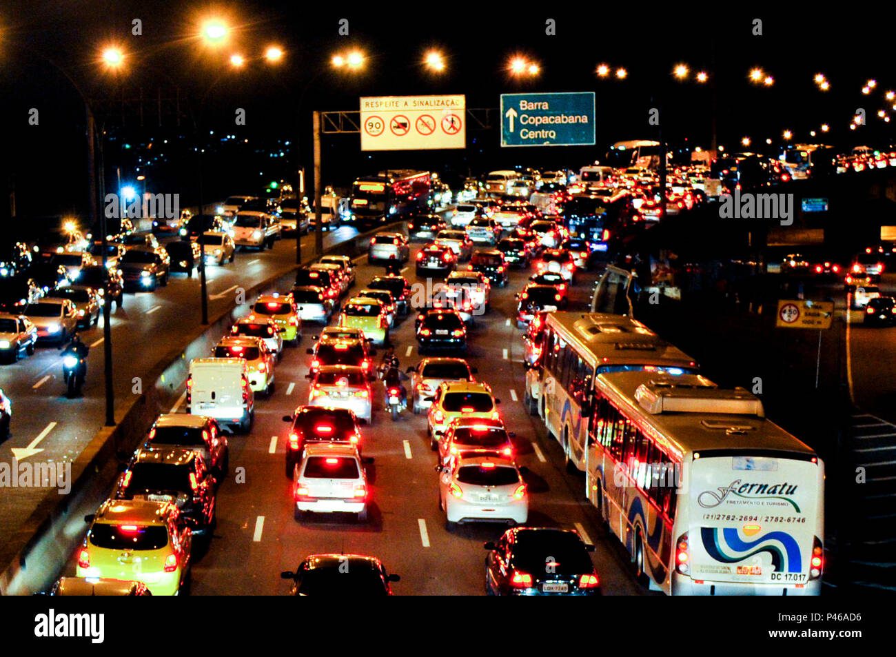 Congestionamento Intenso Afeta Cariocas na Volta para Casa com Previsão de Chuva