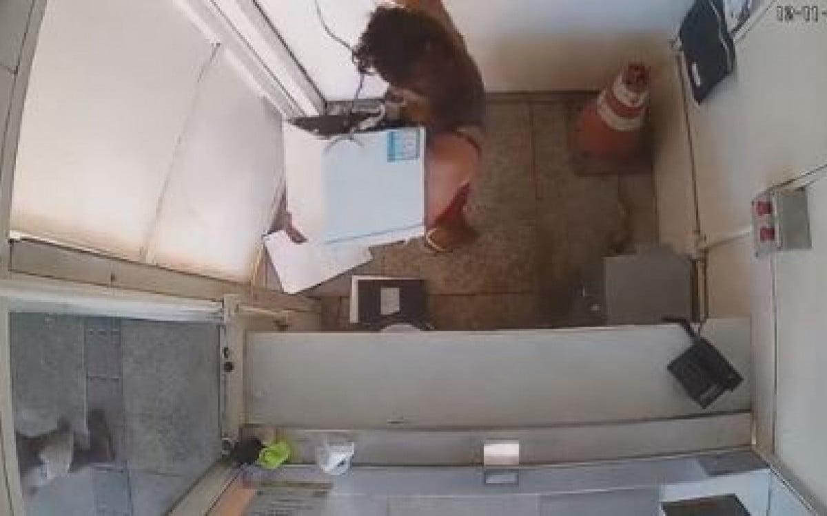 VÍDEO: Furto de Bebedouro em Estação do BRT