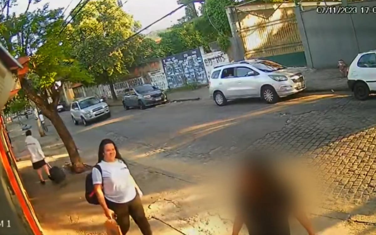Desaparecimento Misterioso de Educadora Jovem Capturado em Câmera no Rio