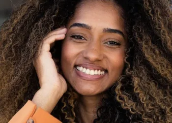 Atriz Isis Freitas Morre aos 22 anos