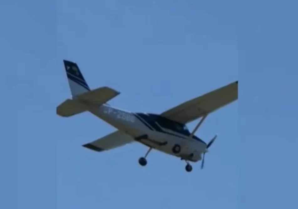 Avião com 400kg de drogas invade fazenda do cantor Leonardo; 2 são mortos