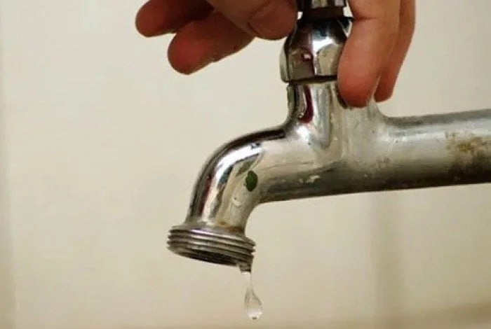 Moradores Enfrentam Falta de Água em Vários Bairros do Rio de Janeiro