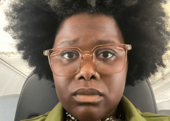 Cantora Denuncia Racismo Após Ter Cabelo Revistado em Aeroporto no Rio