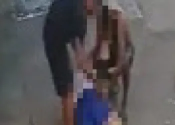 VÍDEO: Homem é Agredido e Roubado por Grupo de Jovens