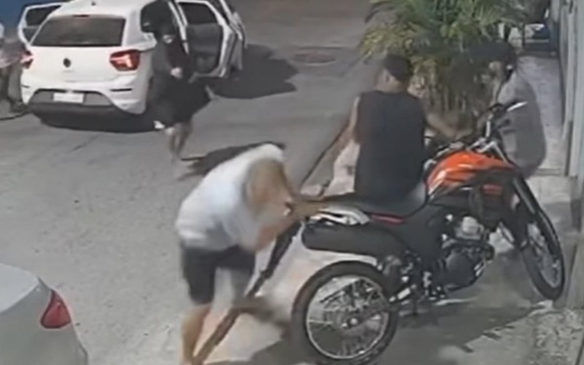 VÍDEO: Homem é Morto a Tiros em Ataque na Calçada