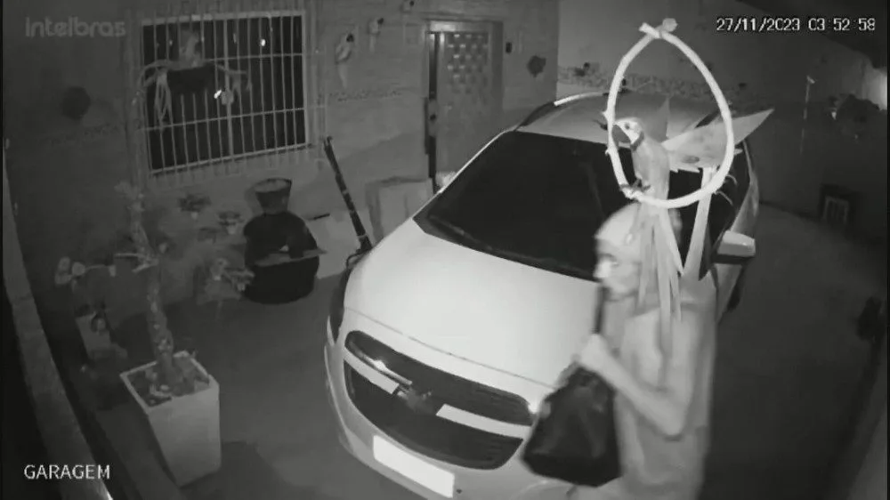 Morador do Rio Descobre Furto em Casa Após Acordar Atrasado sem Alarme