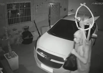 Morador do Rio Descobre Furto em Casa Após Acordar Atrasado sem Alarme