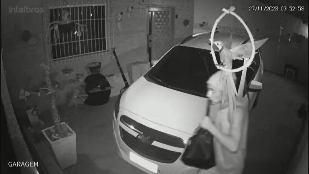Morador do Rio Descobre Furto em Casa Após Acordar Atrasado sem Alarme