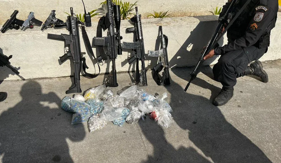 Confronto em Bangu Termina com Suspeito Morto e Apreensão de Armas