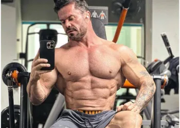 Influencer Fitness Renato Cariani é Indiciado pela PF por Tráfico de Drogas e Lavagem de Dinheiro