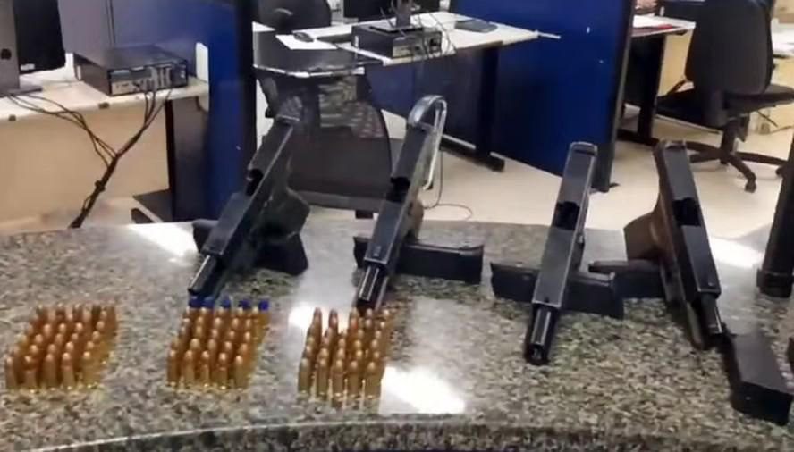 Operação Policial Captura Bandidos e Apreende Arsenal de guerra na Zona Oeste