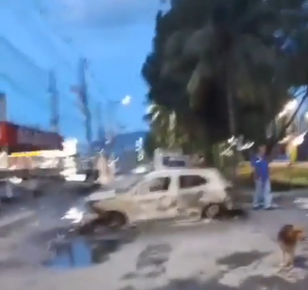 NOITE DE GUERRA E DESTRUIÇÃO NA ZONA OESTE