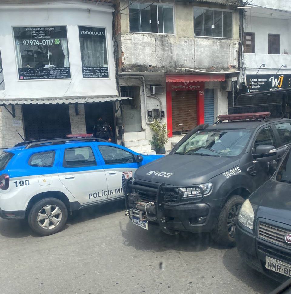 Polícia e BOPE chegam à Muzema para interromper confrontos entre traficantes e milicianos