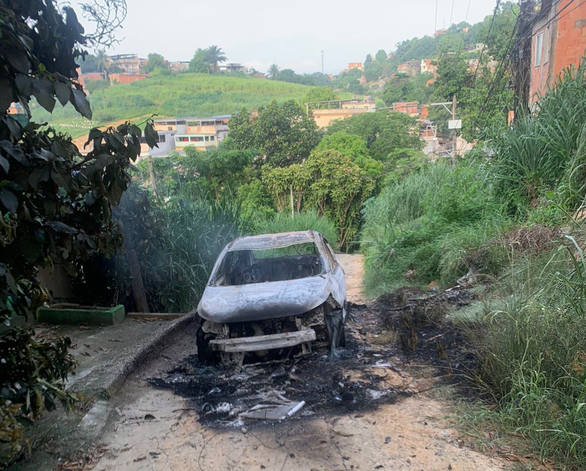 URGENTE: Motorista de Uber e Passageiro Queimados Vivos no RJ