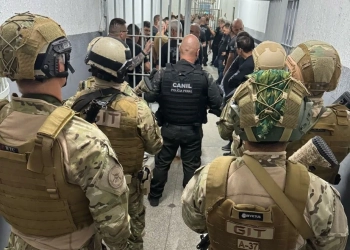 Policiais apreendem quase cem celulares e drogas em unidades prisionais do Rio de Janeiro