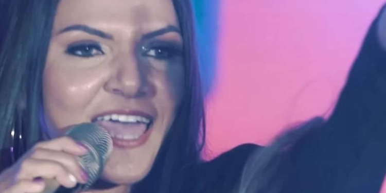 Cantora de Forró e Marido Morrem Após Carro Ser Arrastado pela Água