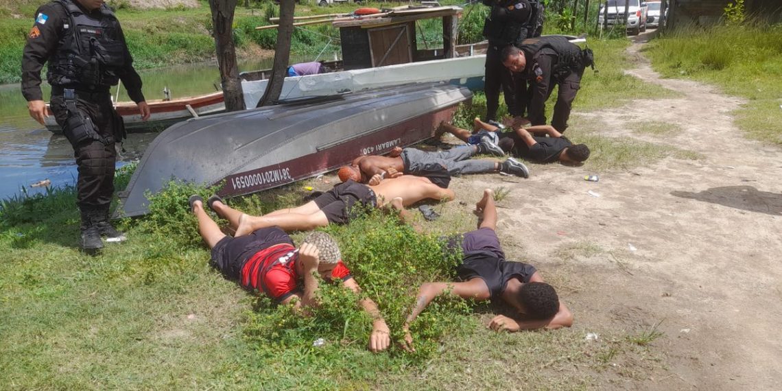 ( vídeo) Casal é preso após tentativa de montar boca de fumo em Itaguaí