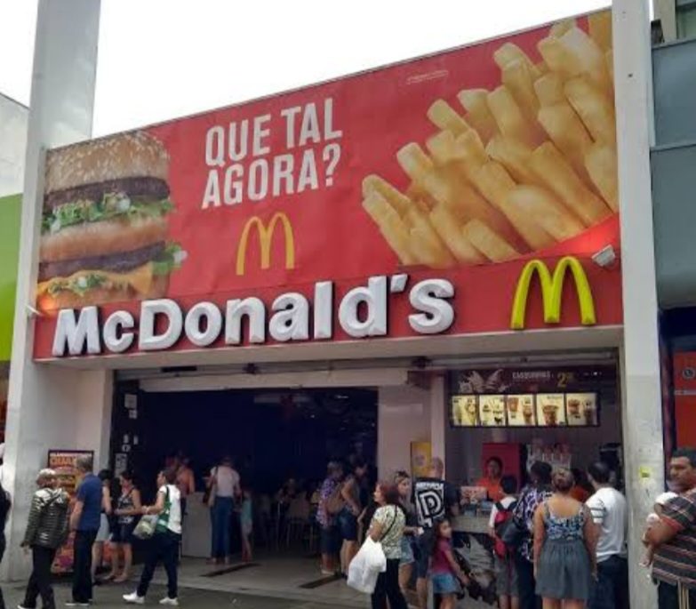 McDonald’s está precisando de atendente de restaurante, jovem aprendiz, atendente part time (meio período) – R$ 1.671,25 – escala 6×1