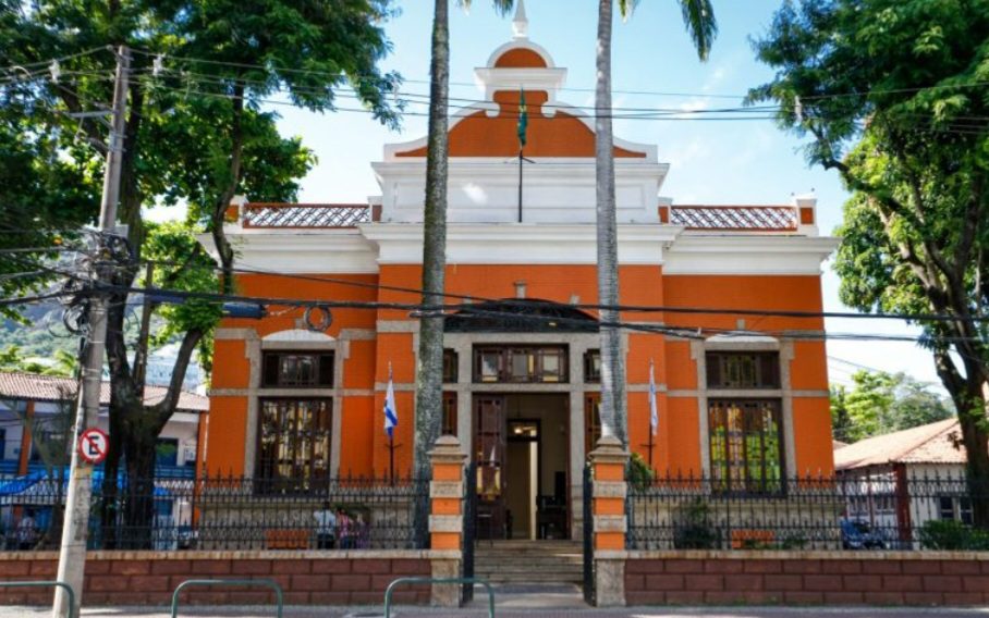 Secretária municipal de saúde oferece prevenção e tratamento contra o vírus HIV durante o Carnaval