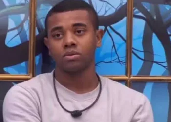 ( vídeo) Boninho convence Davi a ficar no BBB