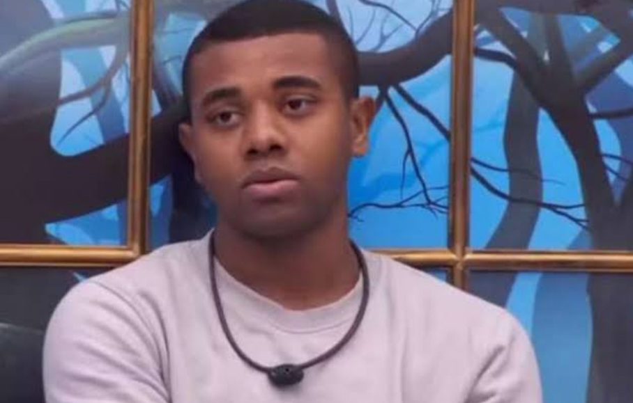 ( vídeo) Boninho convence Davi a ficar no BBB