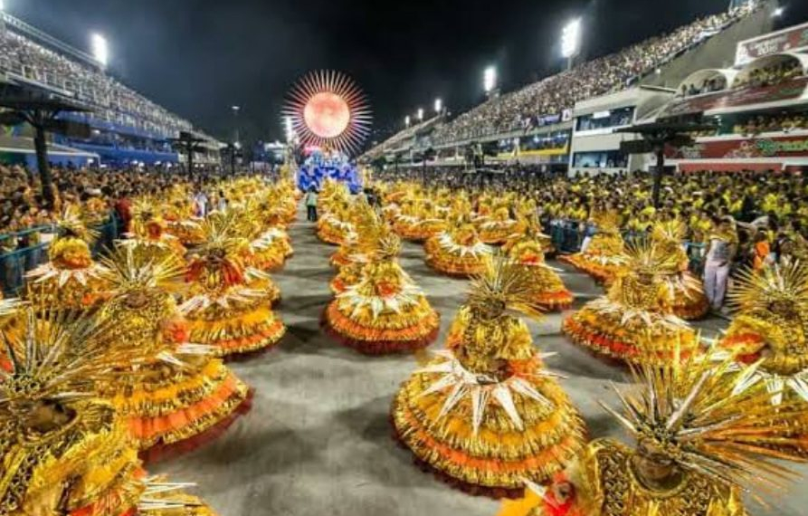 Desfile das Escolas de Samba do Rio de Janeiro: Confira os horários para a segunda-feira de Carnaval (12 de fevereiro)