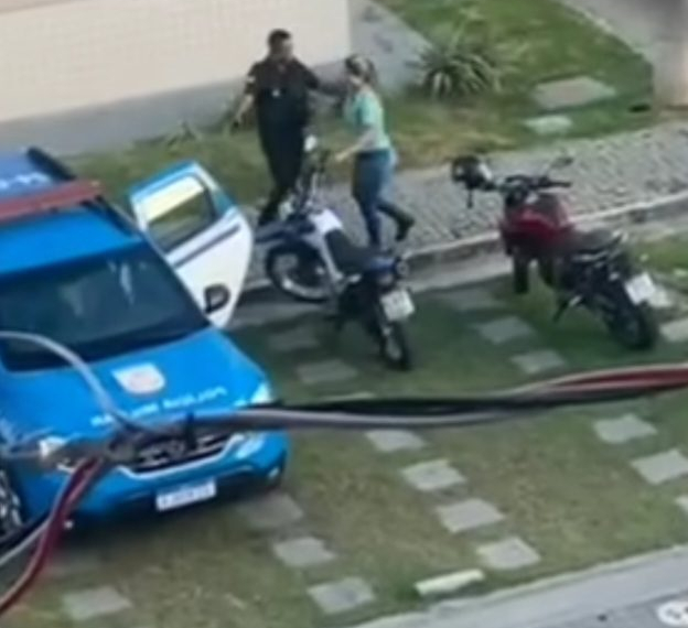 Homem é Preso pelo Bope Após Manter Família Refém  Zona Oeste do Rio