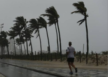 Urgente: Ciclone pode atingir o RJ e trazer ventos de 100 km