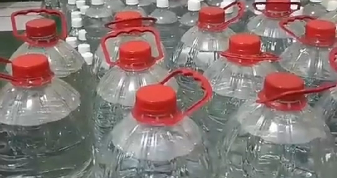 Água de Cemitério Vendida como Mineral no Rio de Janeiro