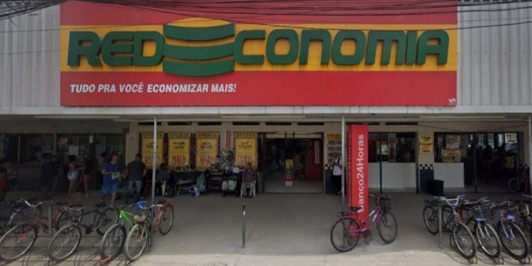 Redeconomia está precisando de auxiliar de serviços gerais, caixa, balconista, repositor separador – R$ 1.74,36 – escala 6×1