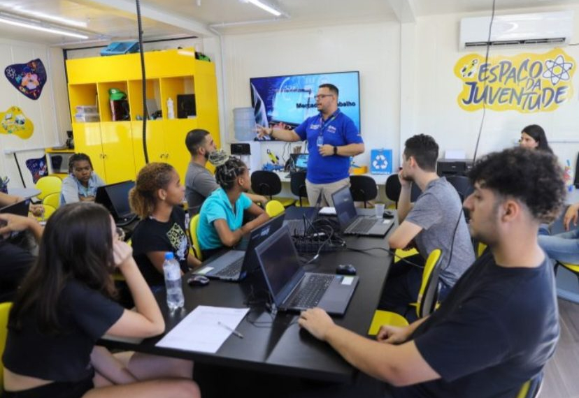 Cursos de Mídias Sociais e Operador de Drone da JUVRio estão com inscrições abertas para 2,5 mil vagas
