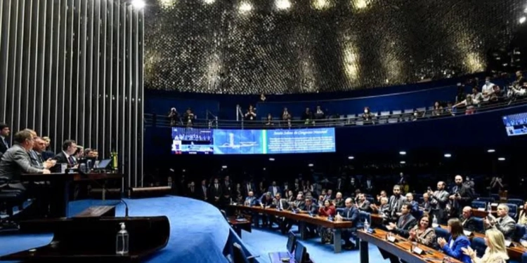 Senado aprova projeto que acaba com a saída temporária de presos em feriados