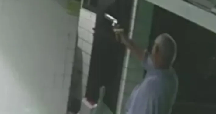 ( imagem forte)Coronel atira e mata porteiro após discussão sobre paradeiro da esposa