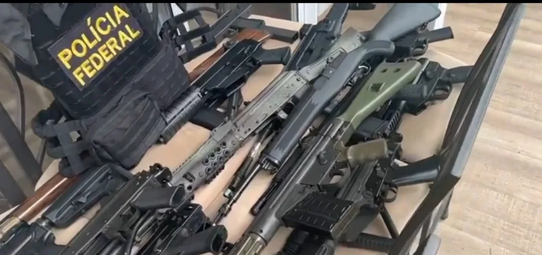 PF apreende arsenal de guerra e grande quantia em dinheiro na Operação Lesa Pátria
