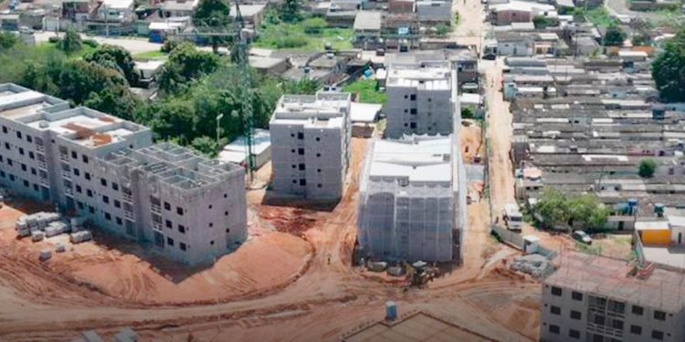 Prefeitura do Rio Investe na Comunidade do Aço: Novos Apartamentos e Urbanização em Andamento