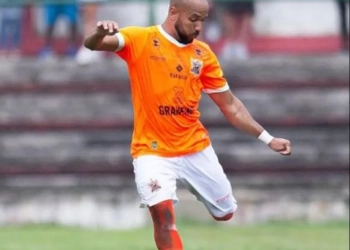 Lateral Esquerdo Italo Silva, Destaque do campeonato carioca é Transferido para o Al-Hussein
