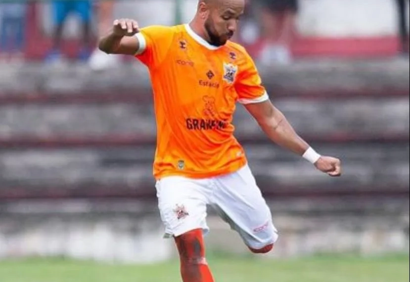 Lateral Esquerdo Italo Silva, Destaque do campeonato carioca é Transferido para o Al-Hussein