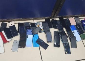Operação no Camelódromo da Uruguaiana resulta na apreensão de 289 celulares