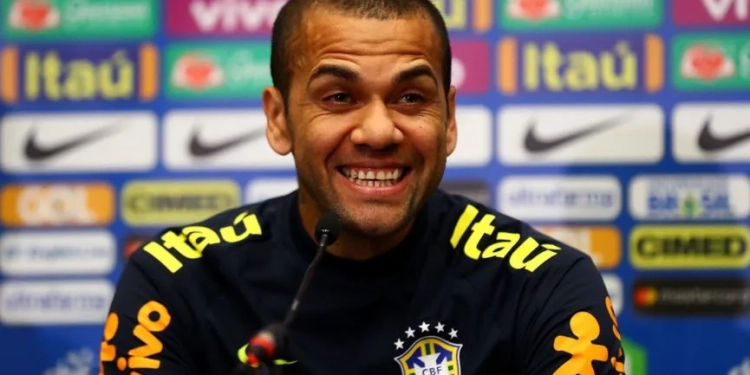 Assessoria de Daniel Alves desmente boatos de sua morte: “Fake News”
