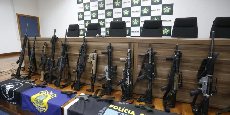 Apreensões de Fuzis no Rio de Janeiro Atingem Nível Recorde em 2023