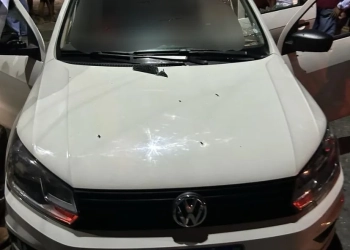 Urgente!! Casal é assassinado a tiros e bebê de 7 meses é baleado no RJ