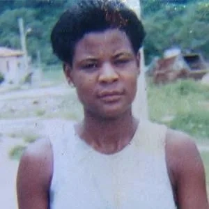 Justiça absolve policiais militares envolvidos no caso de Claudia Silva, arrastada por viatura da PM no Rio