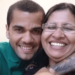 Mãe de Daniel Alves comemora liberdade provisória do jogador