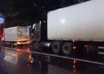 Polícia Recupera Carga de Pneus Avaliada em Mais de R$ 500 Mil e Resgata Reféns na Avenida Brasil**